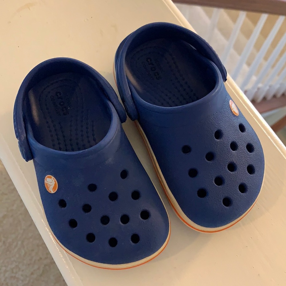 Crocs toddler size 6